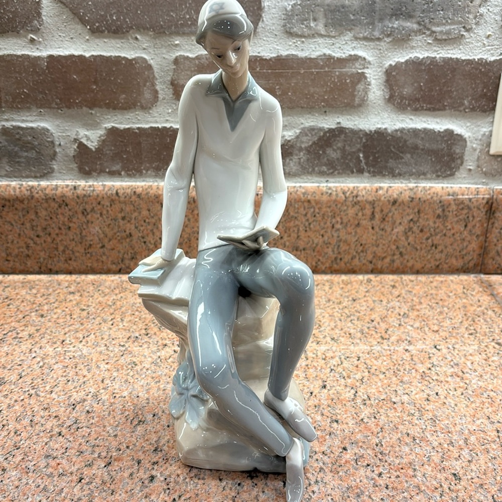 Lladro Porcelain Figurine